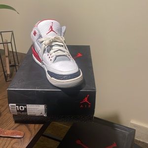 Air Jordan3 fire red /white size 10 1/2 very good shape, barely worn